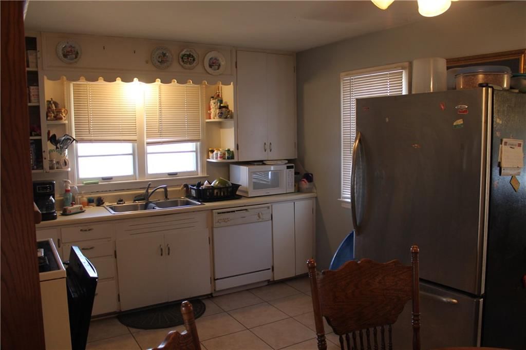305 SW 8th Street — photo 14