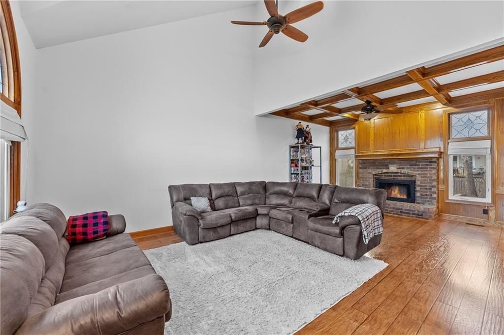 15206 Foster Street — photo 4