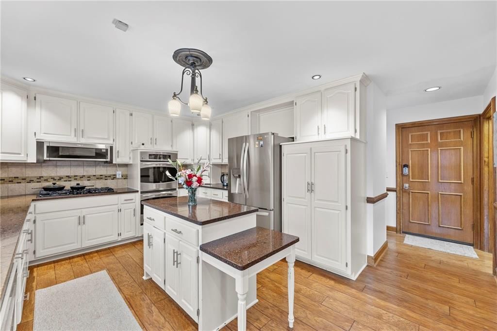 15206 Foster Street — photo 9