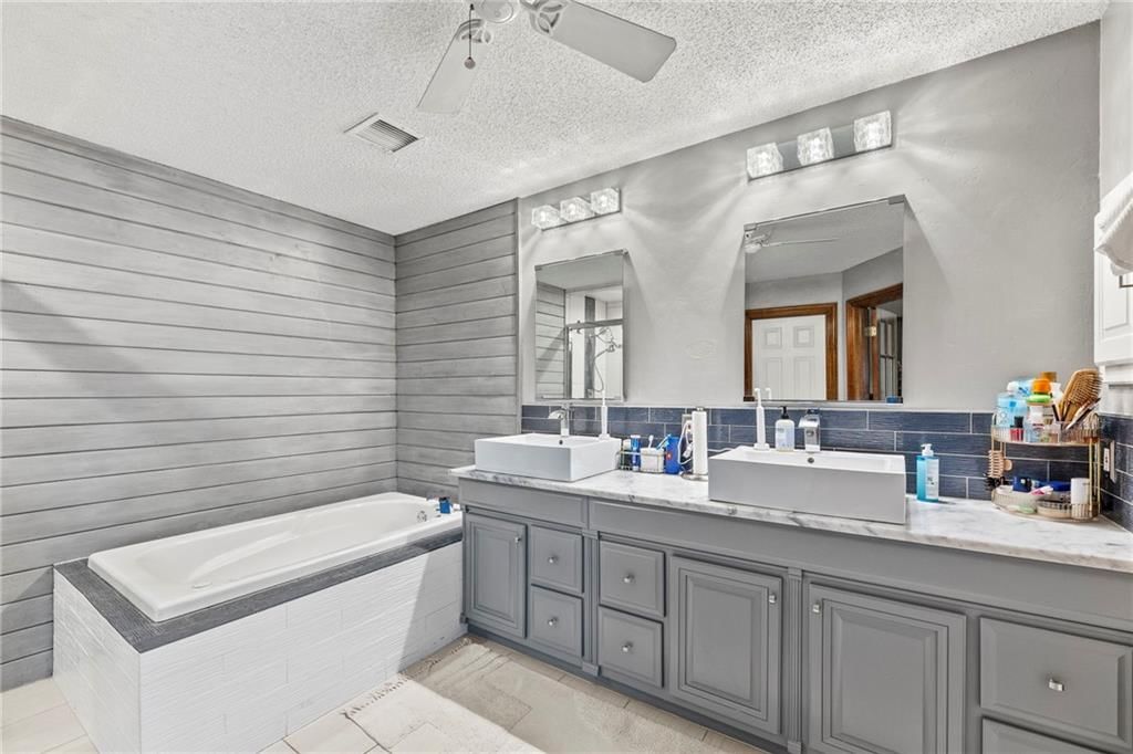 15206 Foster Street — photo 16