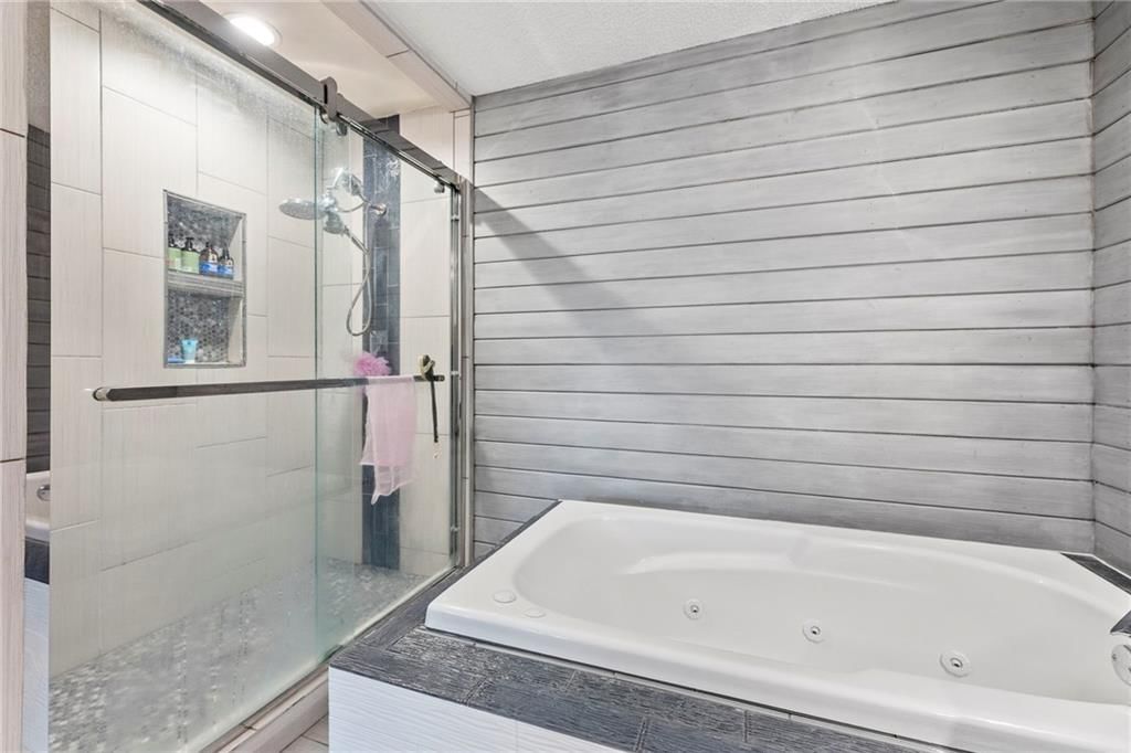 15206 Foster Street — photo 17