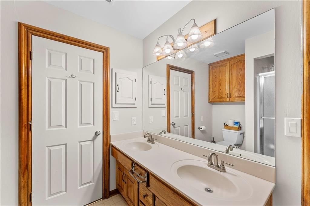 15206 Foster Street — photo 22