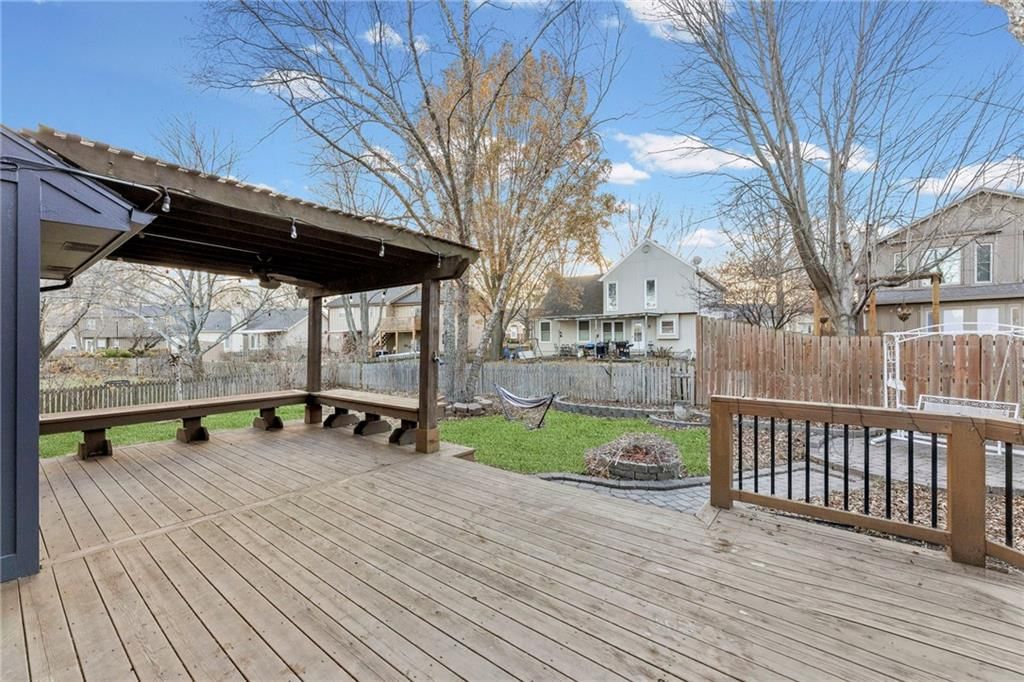 15206 Foster Street — photo 28