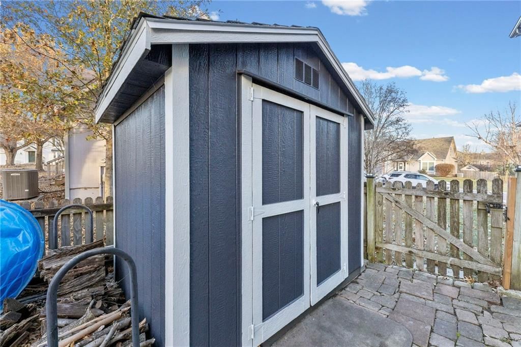 15206 Foster Street — photo 30