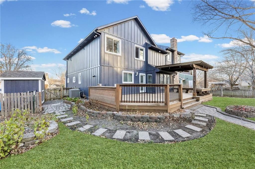 15206 Foster Street — photo 32
