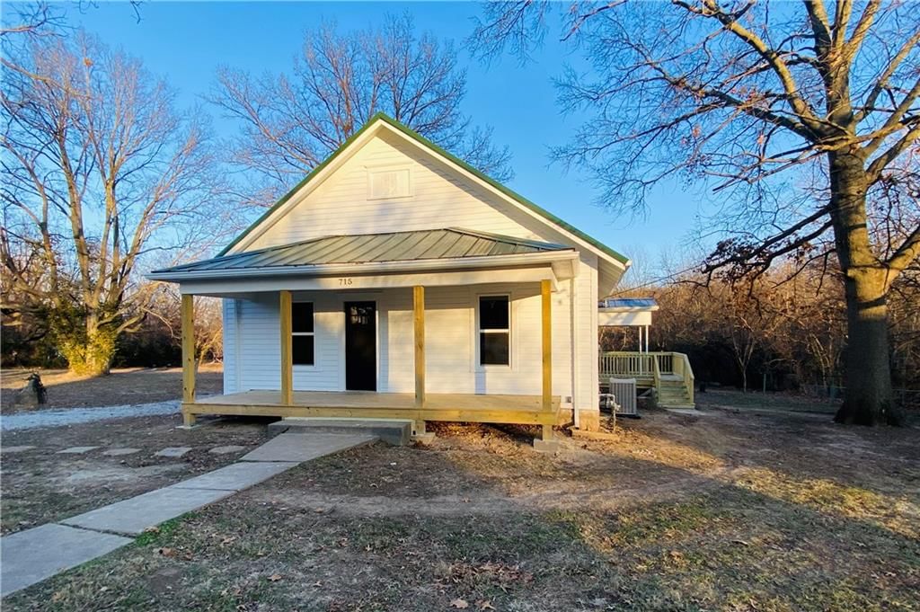 715 Pine Street — photo 3