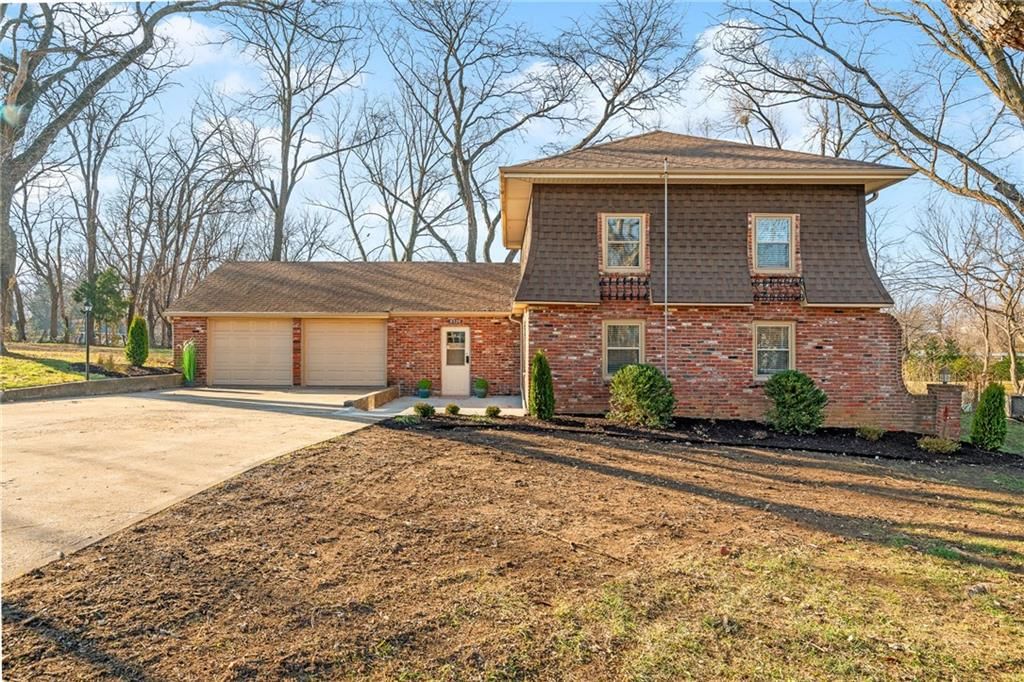8320 Kickapoo Street, De Soto, KS