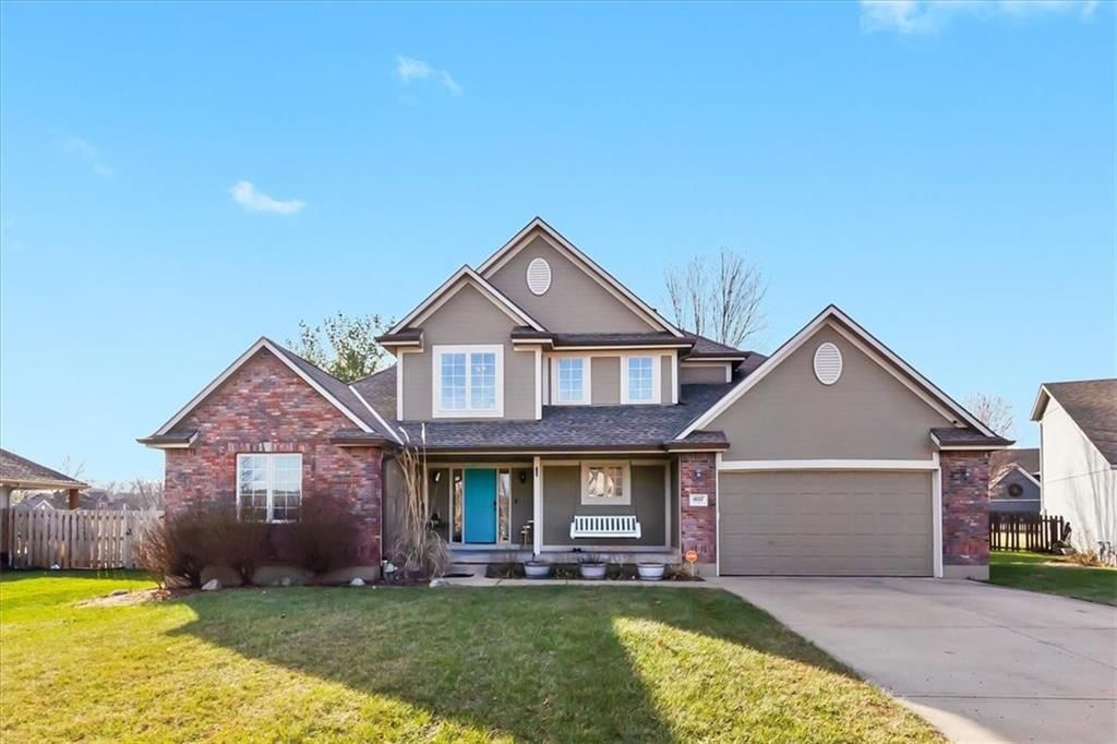 1607 NW Pin Oak Court, Grain Valley, MO