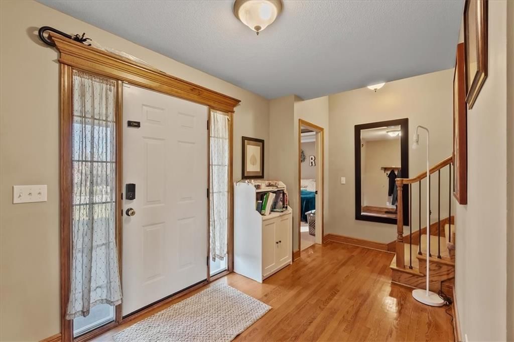 1607 NW Pin Oak Court — photo 2