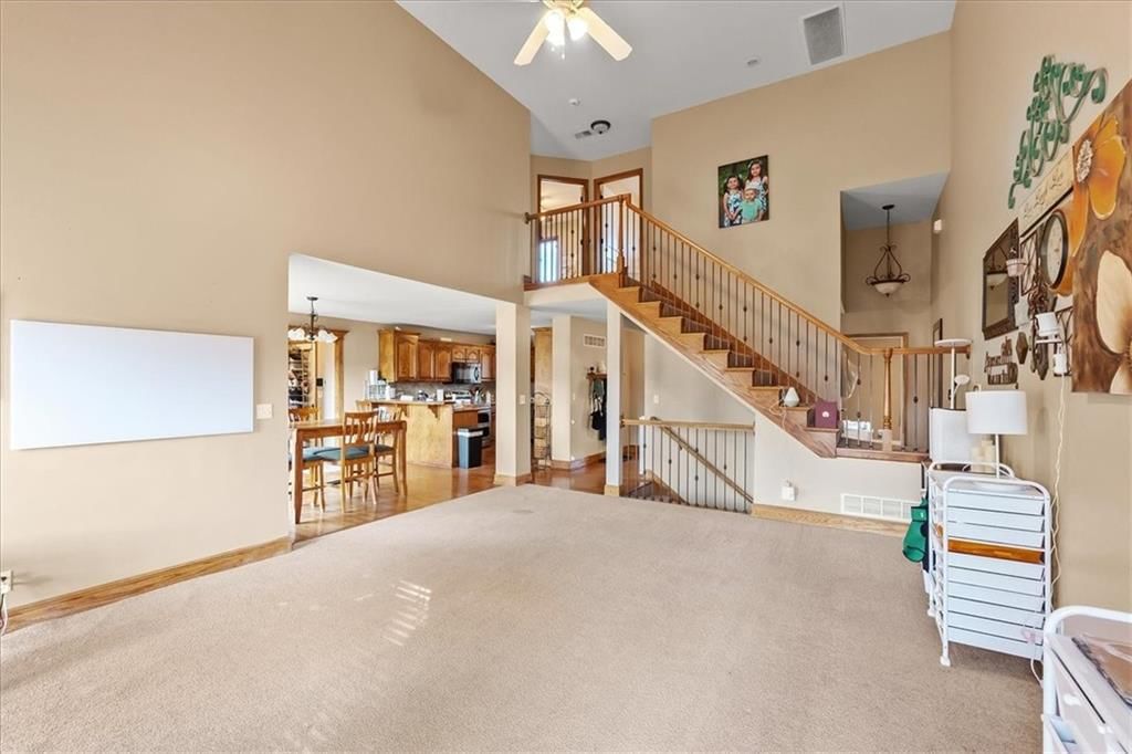 1607 NW Pin Oak Court — photo 7