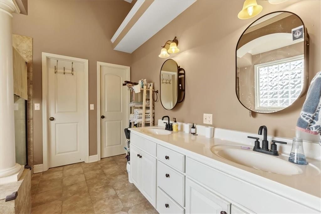 1607 NW Pin Oak Court — photo 14
