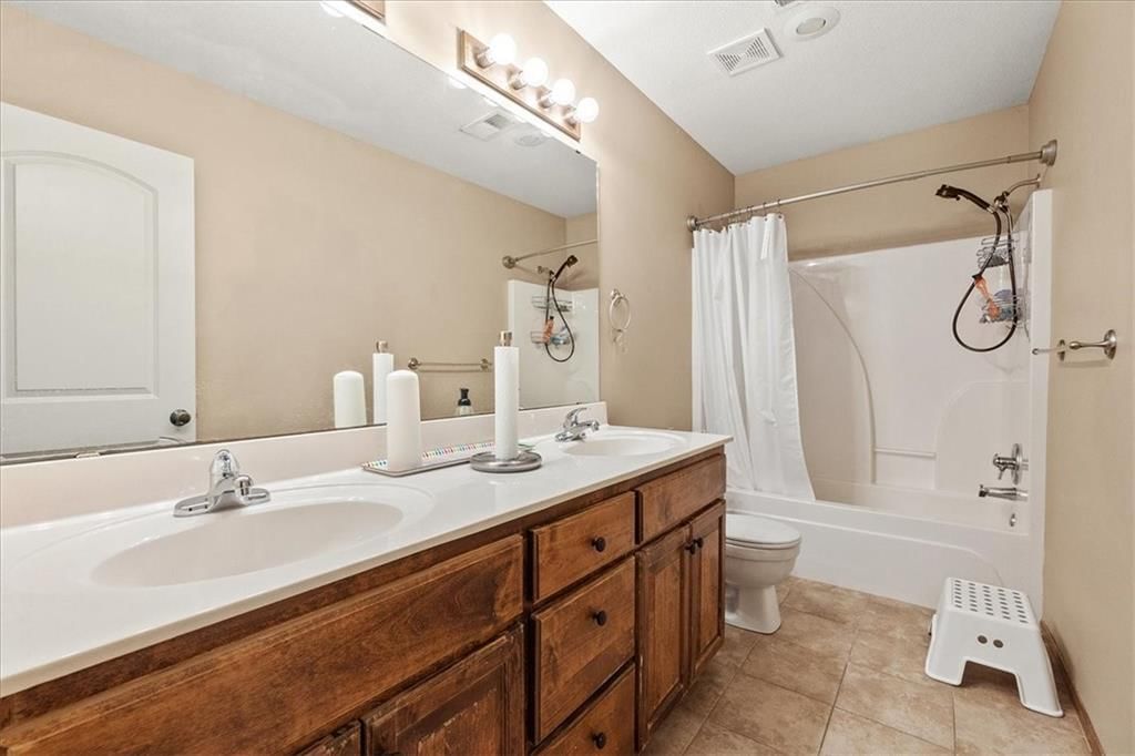1607 NW Pin Oak Court — photo 19