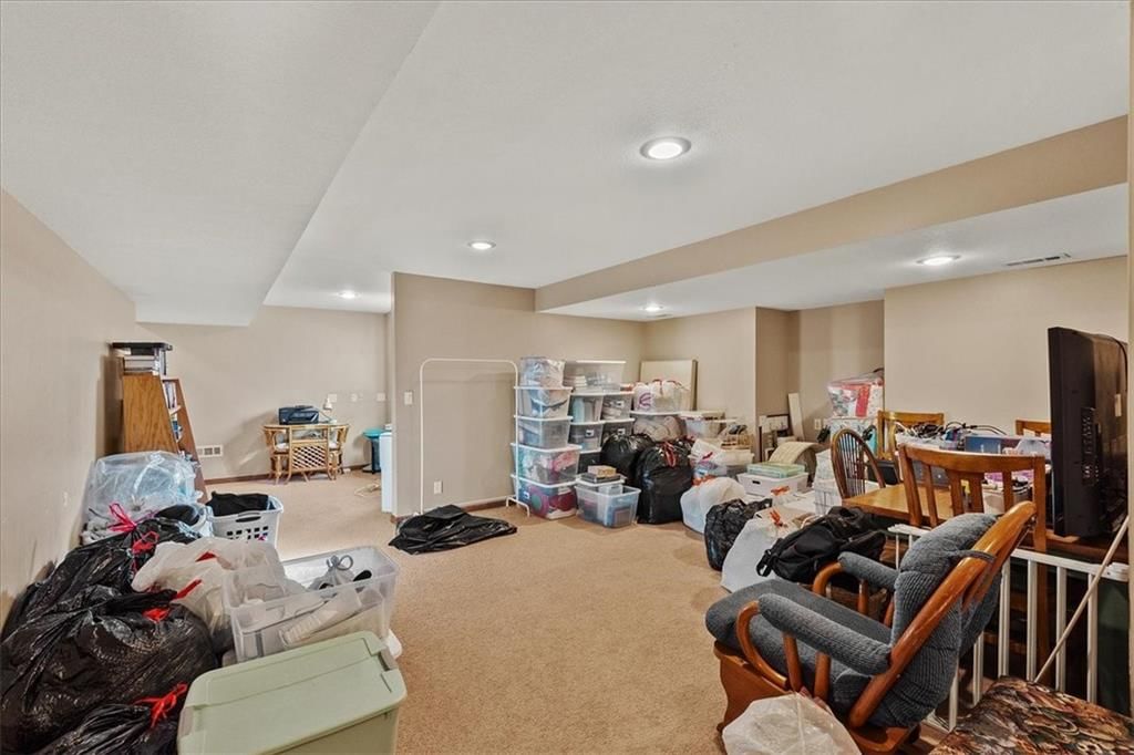 1607 NW Pin Oak Court — photo 22