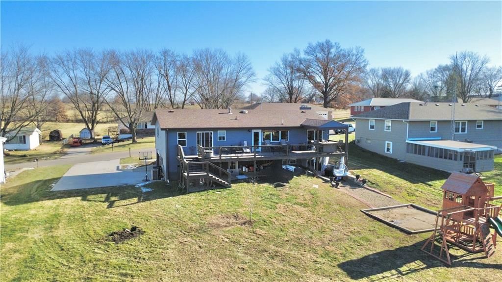 1133 Lake Manor Drive — photo 5