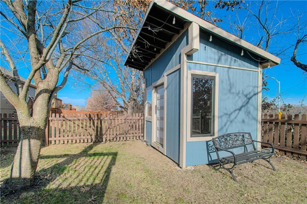 11215 N Lewis Avenue — photo 32