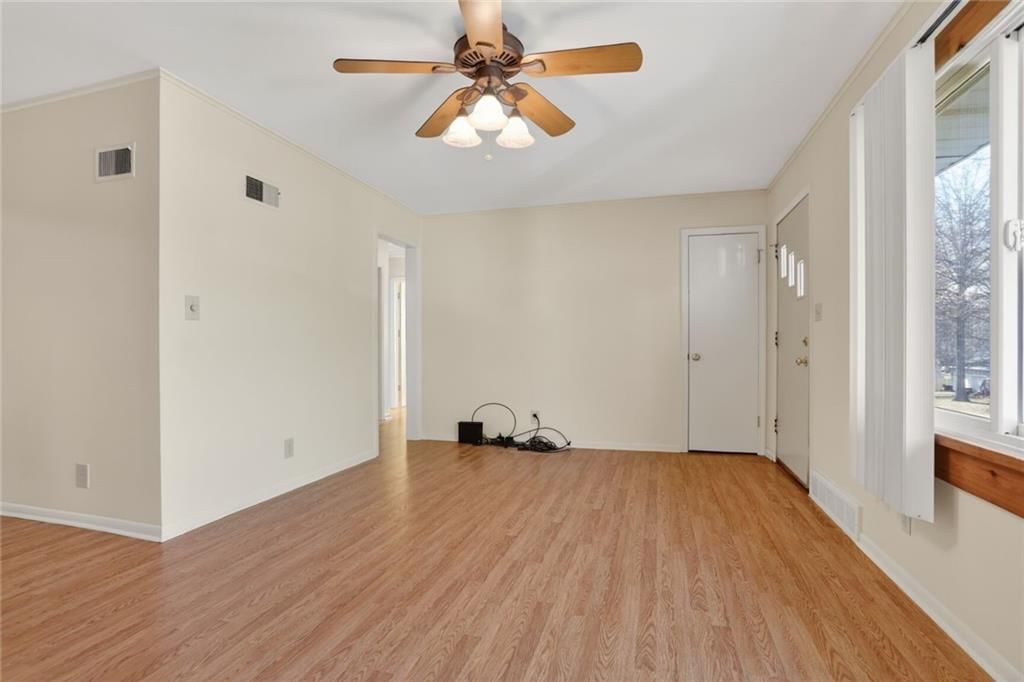 6703 N Forest Avenue — photo 3