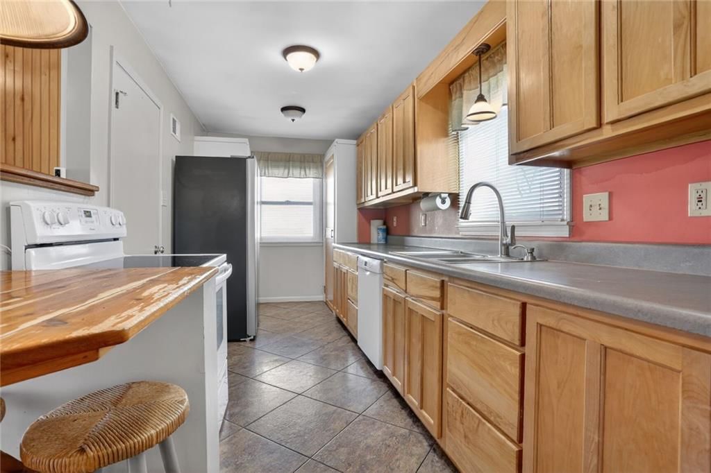 6703 N Forest Avenue — photo 4