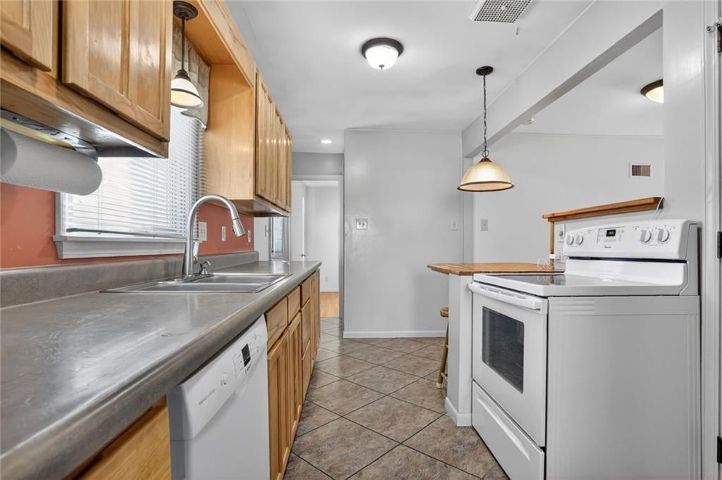 6703 N Forest Avenue — photo 5