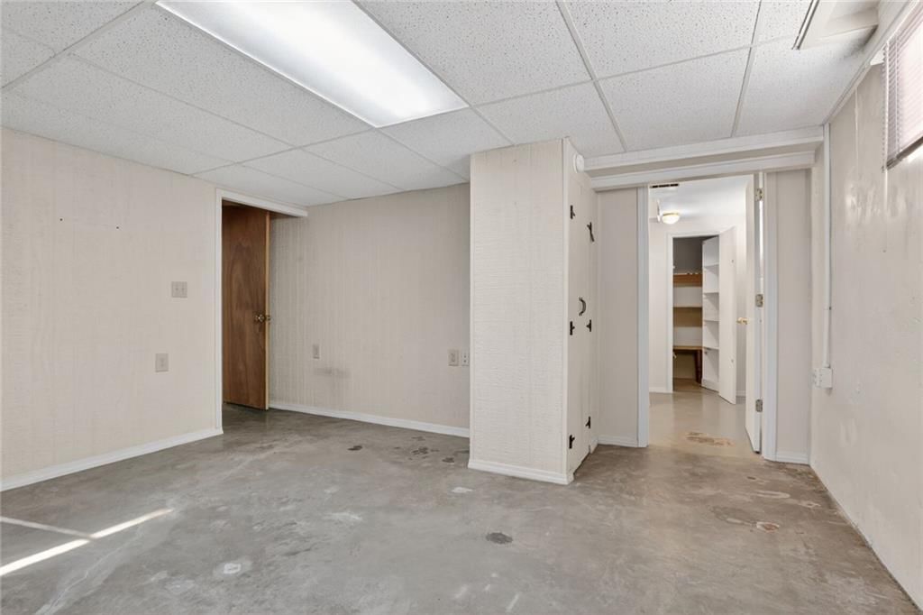 6703 N Forest Avenue — photo 16