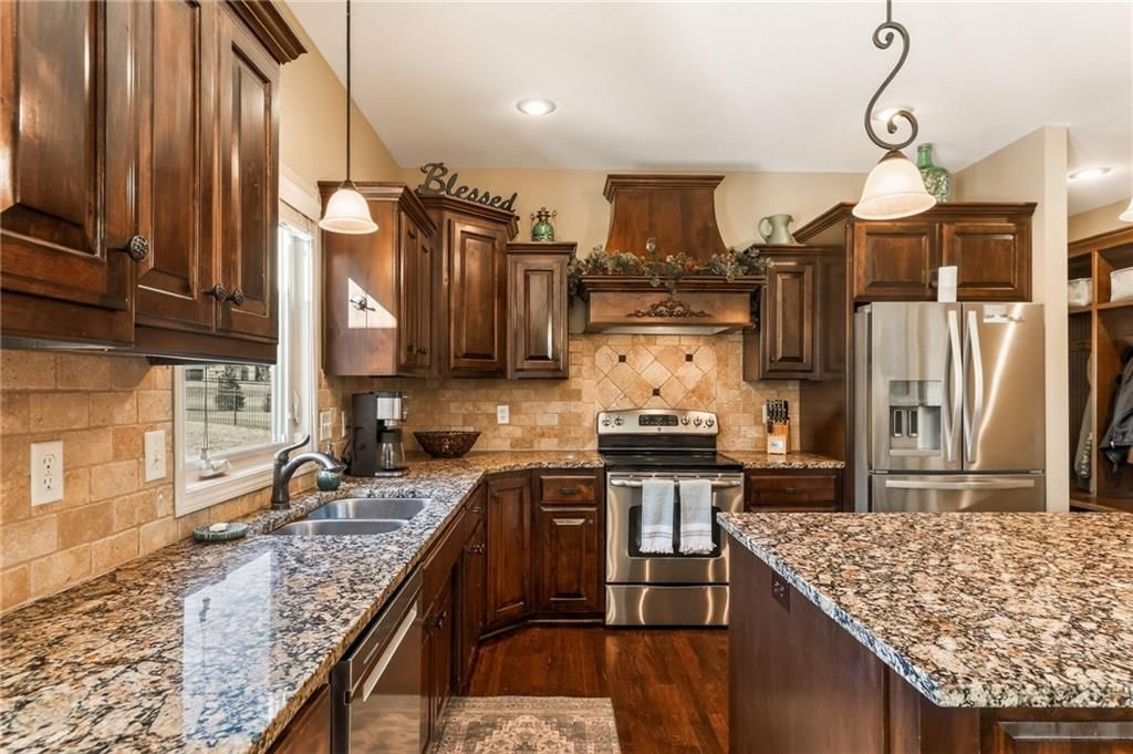 1702 Bay Court — photo 8