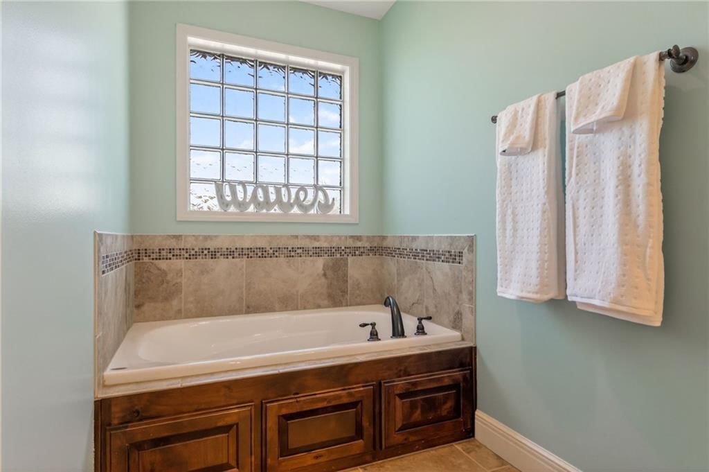1702 Bay Court — photo 29