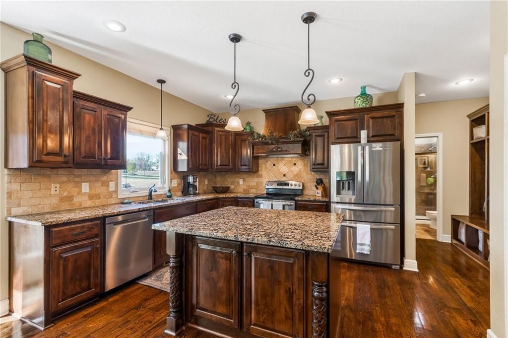1702 Bay Court — photo 46