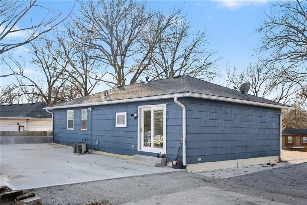 7301 Myrtle Avenue — photo 24