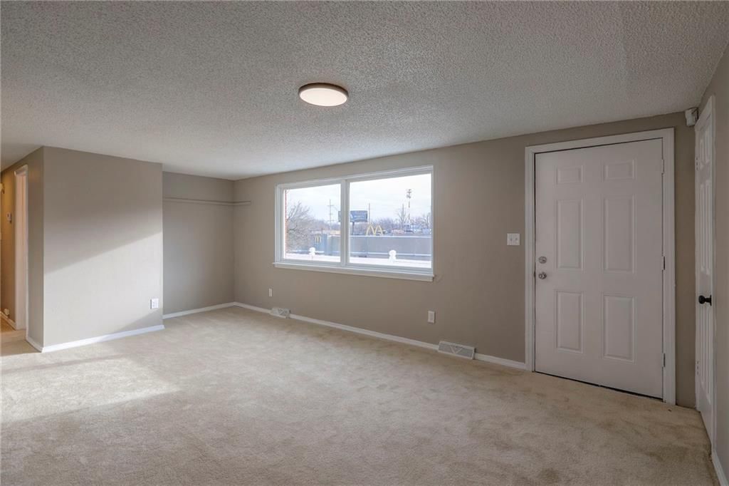 230 NE Evansdale Road — photo 3