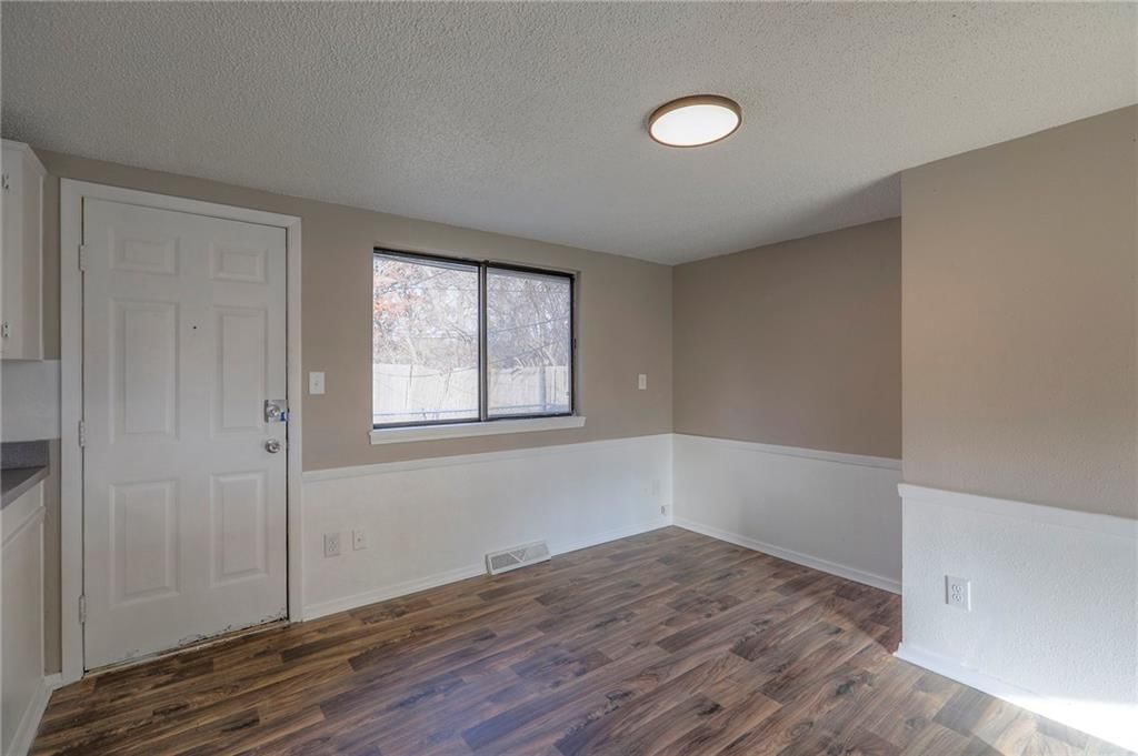 230 NE Evansdale Road — photo 8