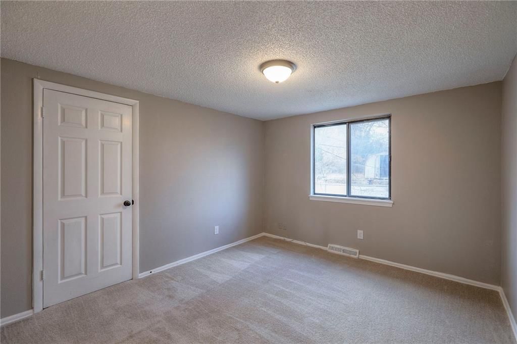 230 NE Evansdale Road — photo 10