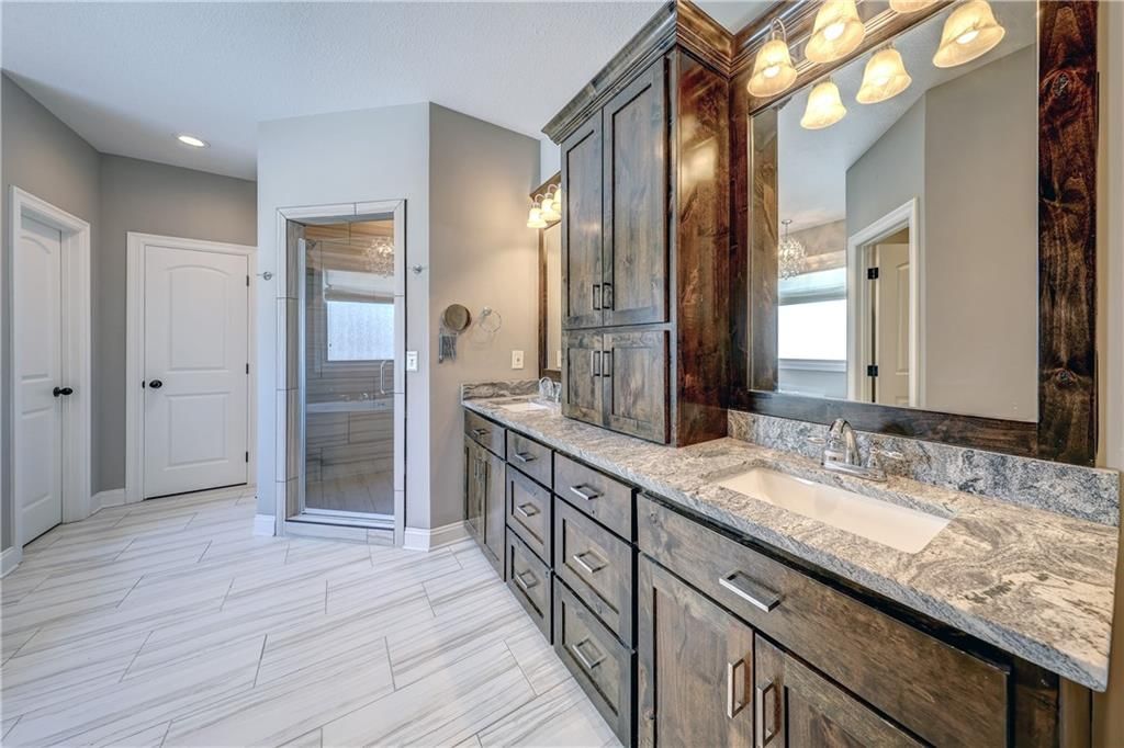 16454 Agnes Street — photo 8