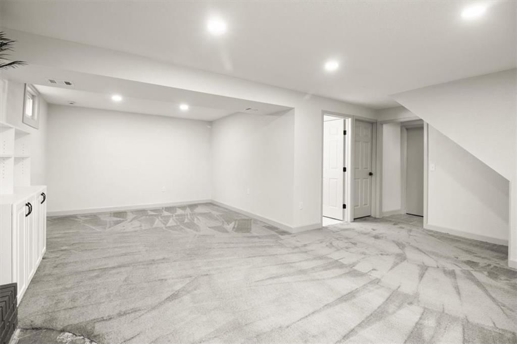 504 NW Chateau Drive — photo 19