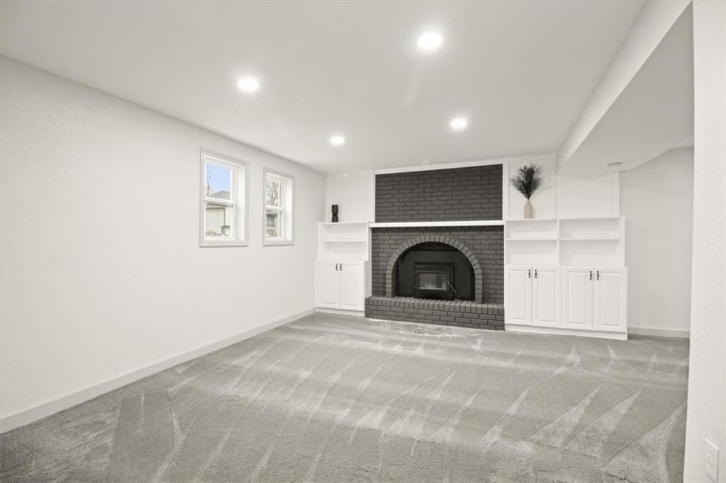 504 NW Chateau Drive — photo 20