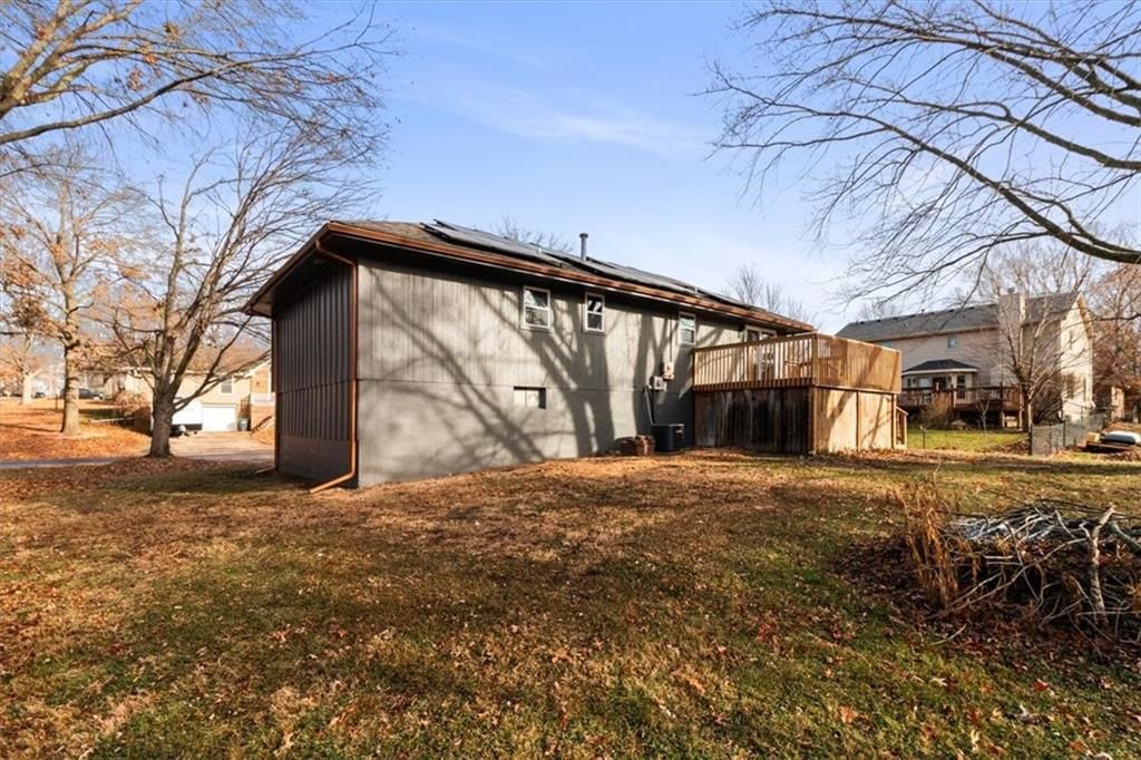 504 NW Chateau Drive — photo 23