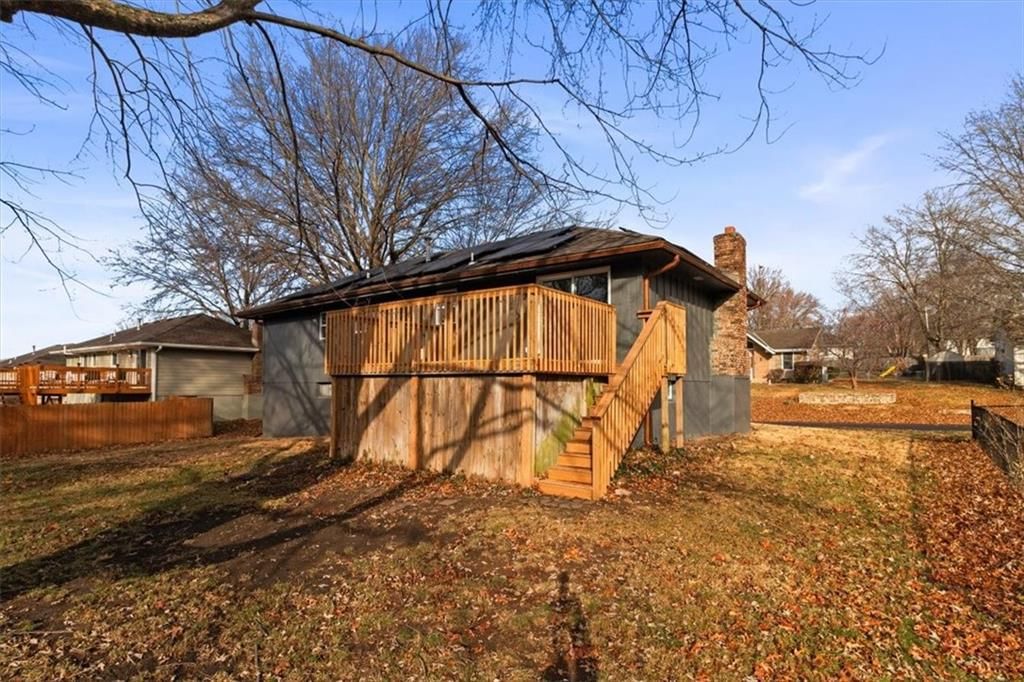 504 NW Chateau Drive — photo 24