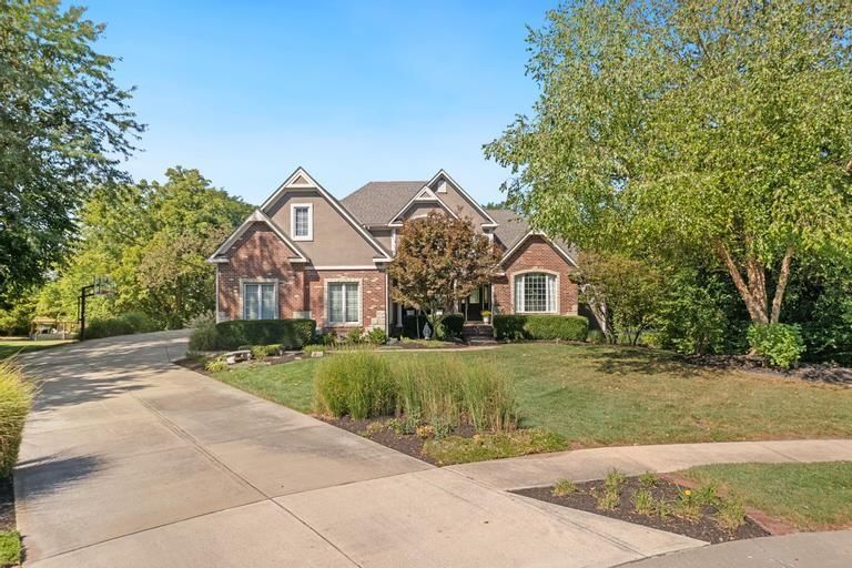4904 LEWIS Drive, Shawnee, KS