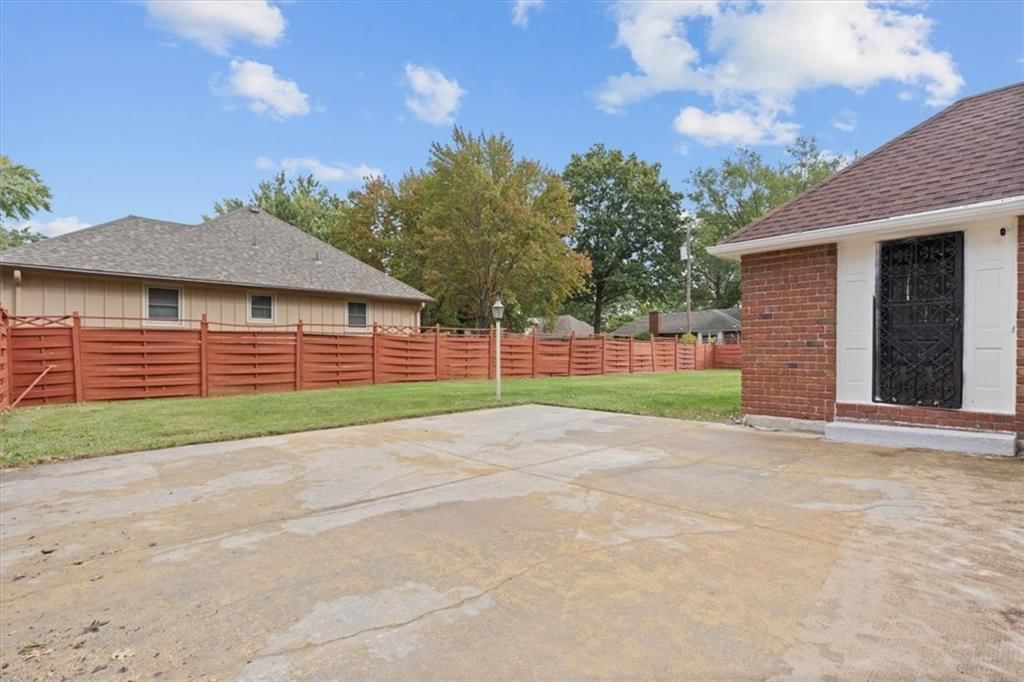 10500 E Bannister Road — photo 33