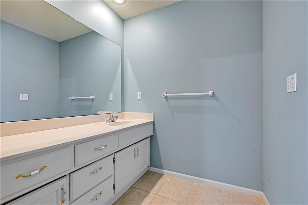 13800 W 58th Terrace — photo 23