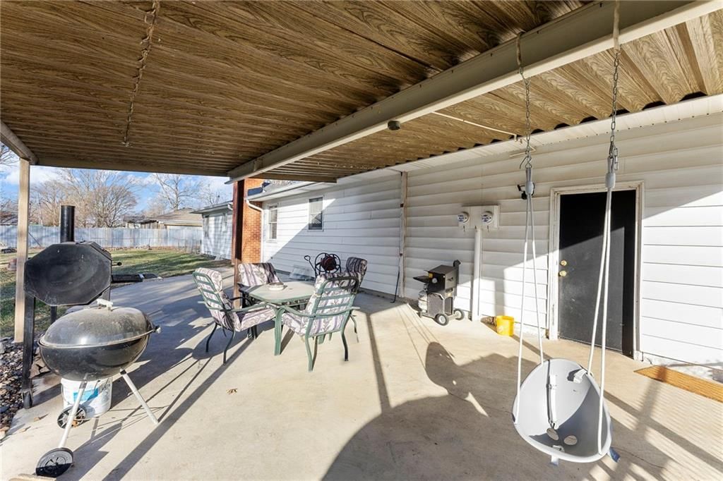 1102 N Metcalf Terrace — photo 37