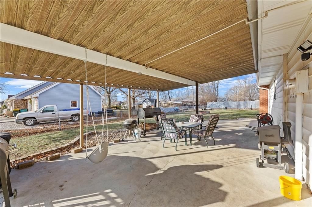 1102 N Metcalf Terrace — photo 38
