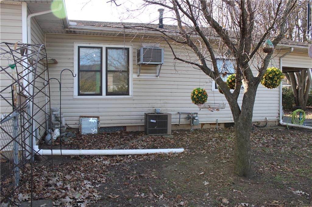 303 N Labette Street — photo 22
