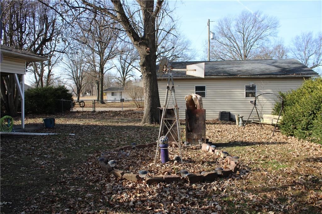 303 N Labette Street — photo 23