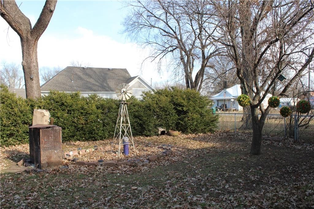 303 N Labette Street — photo 24