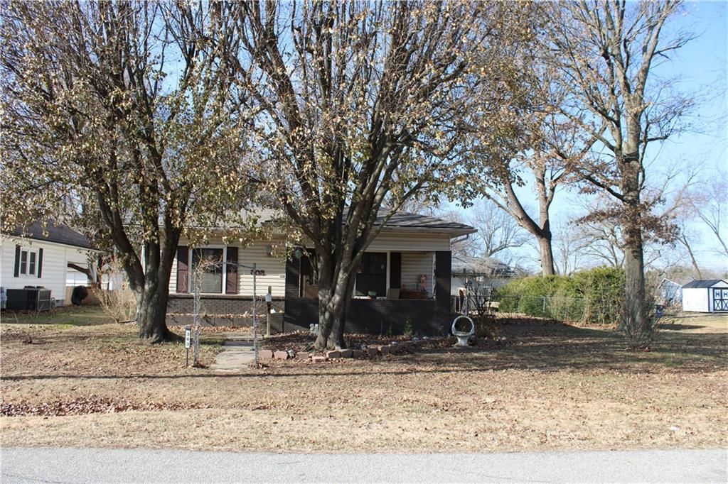 303 N Labette Street — photo 28