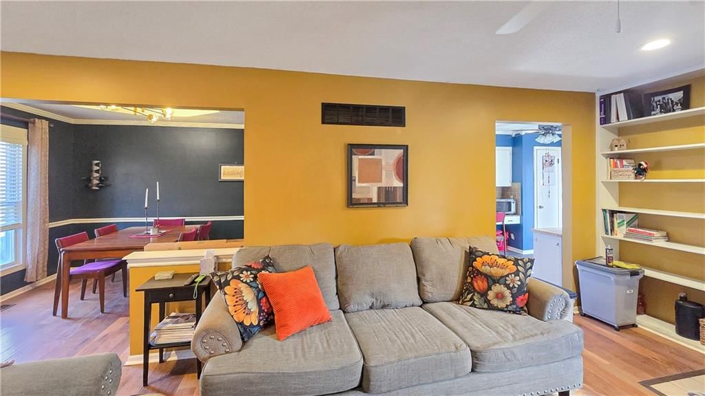 1032 S LINDENWOOD Drive — photo 3