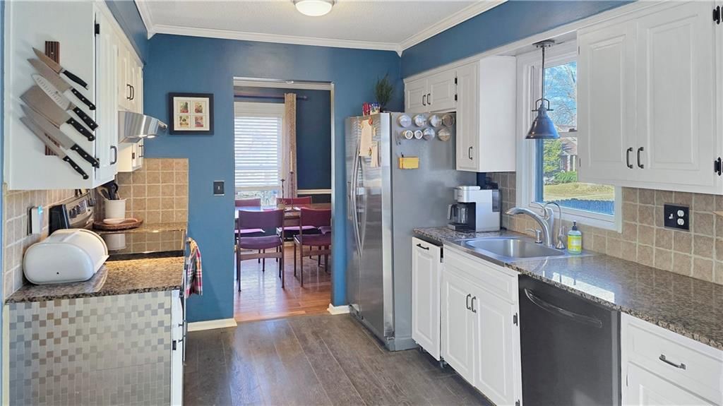 1032 S LINDENWOOD Drive — photo 9