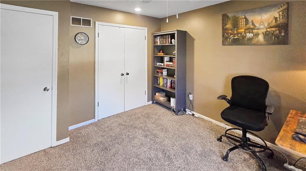 1032 S LINDENWOOD Drive — photo 16