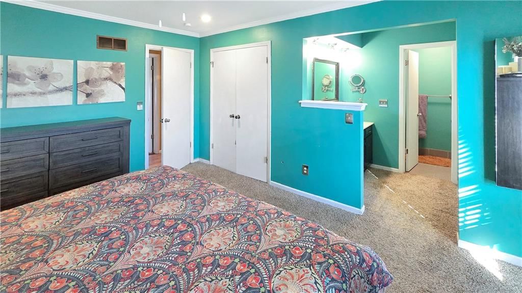 1032 S LINDENWOOD Drive — photo 18