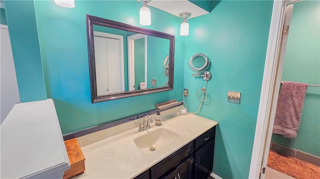 1032 S LINDENWOOD Drive — photo 19