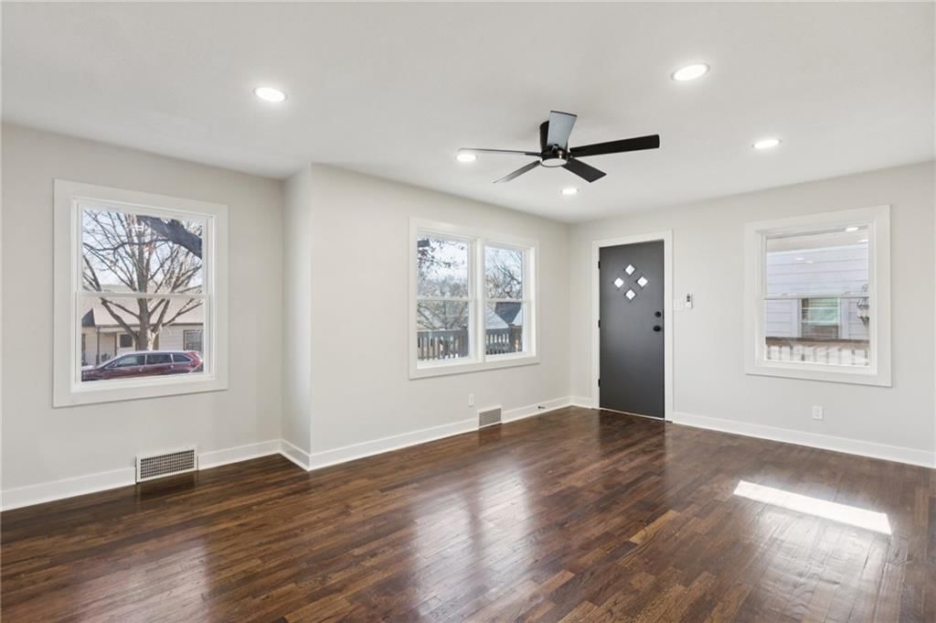 5112 Maple Street — photo 11